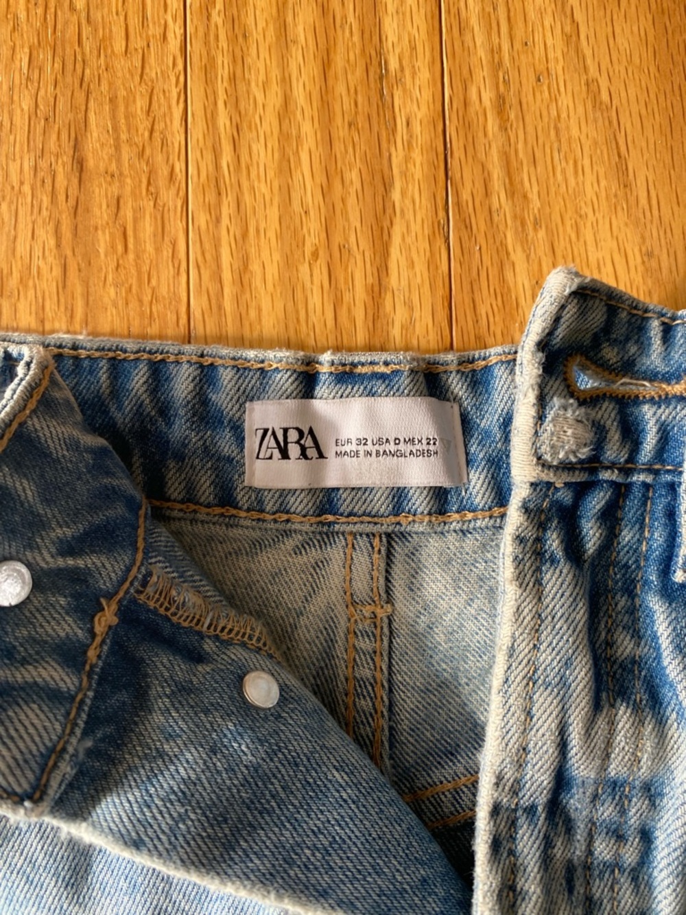 Zara High Rise Denim Shorts - Picture 4 of 4
